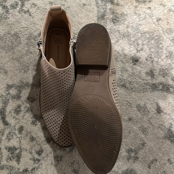 Women’s Time and Tru boot 10w - Picture 3 of 6